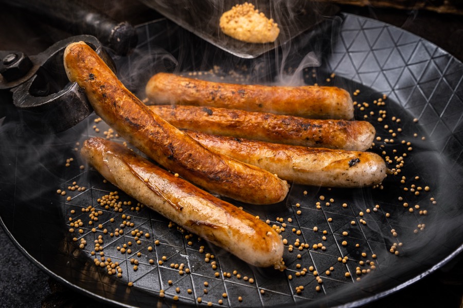 Bratwürste in der Pfanne